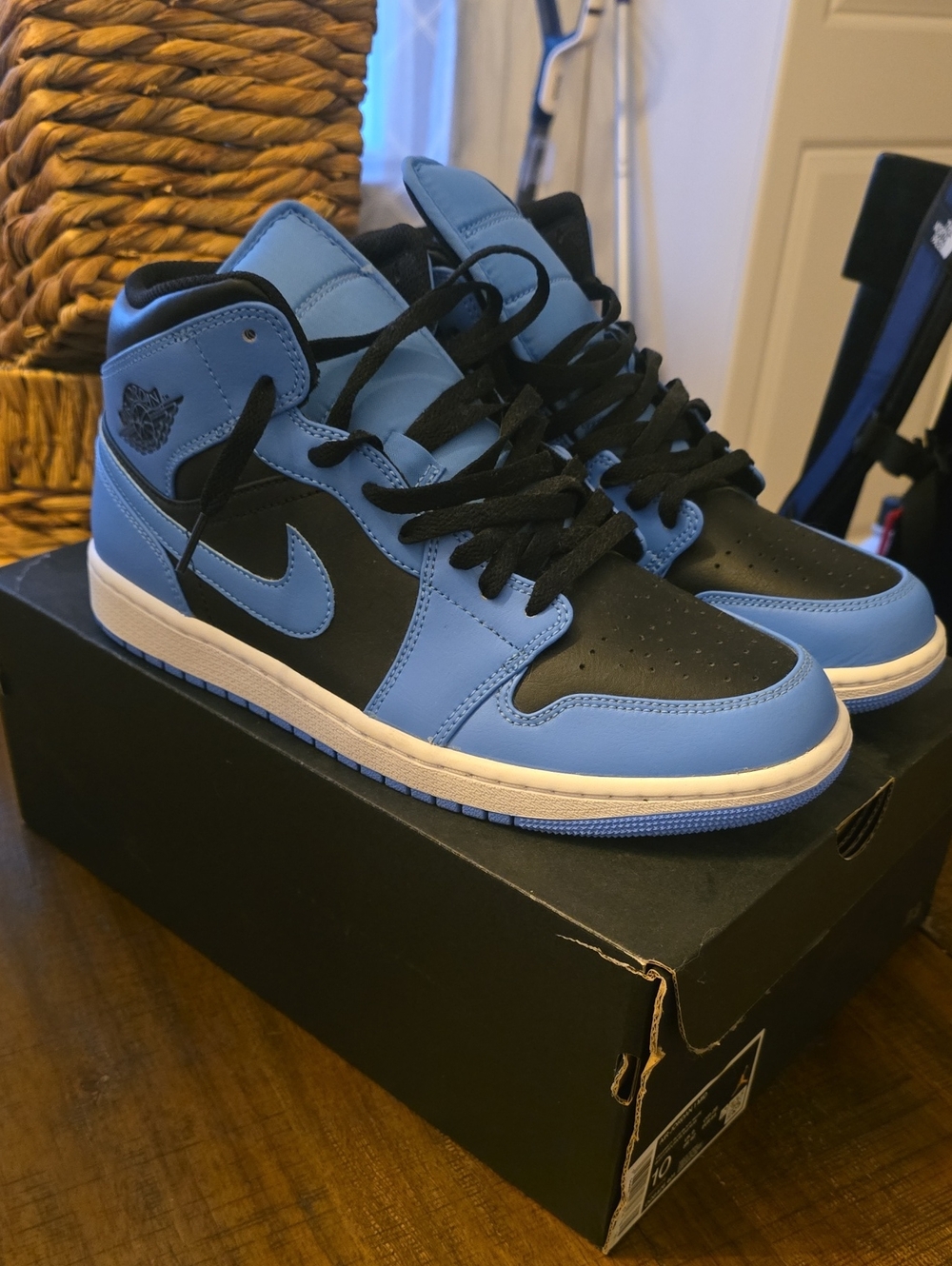 Nike Men's Air Jordan 1 Mid - Black & Blue